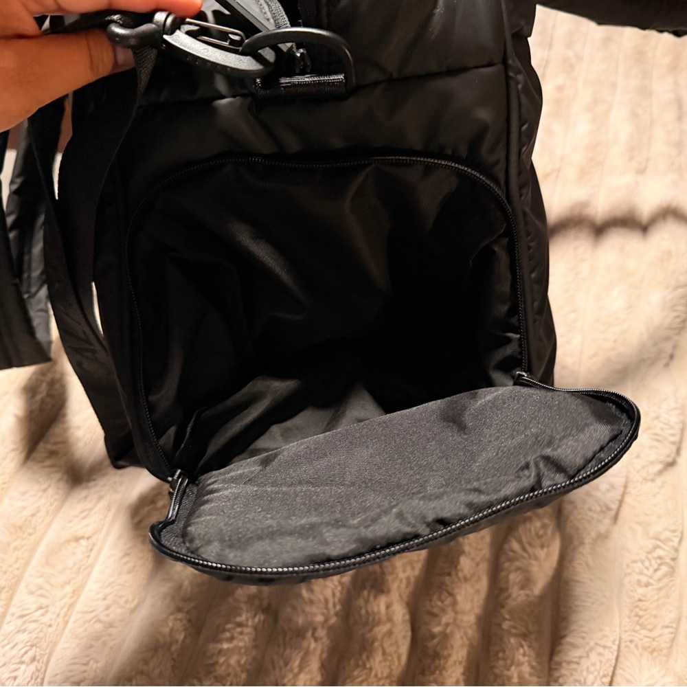 CALPAK Luka Duffel Bag Matte Black - Picture 9 of 10